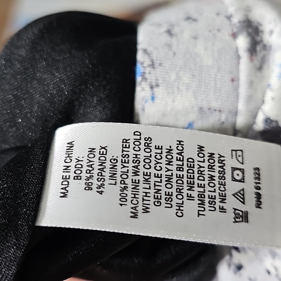 1. State Unique Graphic Skirt Size Small NWT - Picture 5 of 6